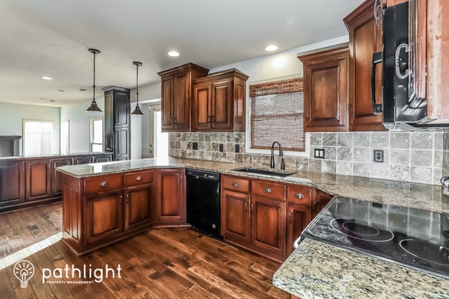 Building Photo - 15742 Horton St, Overland Park, KS, 66223