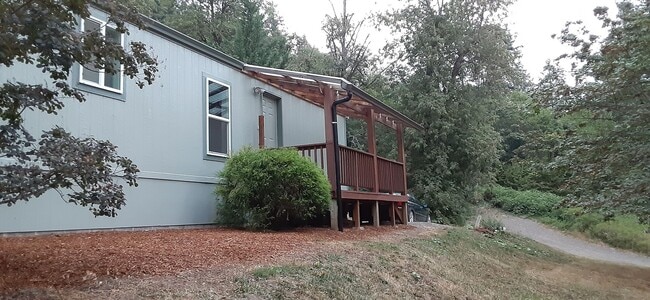 Building Photo - 6905 SW Mill Rd