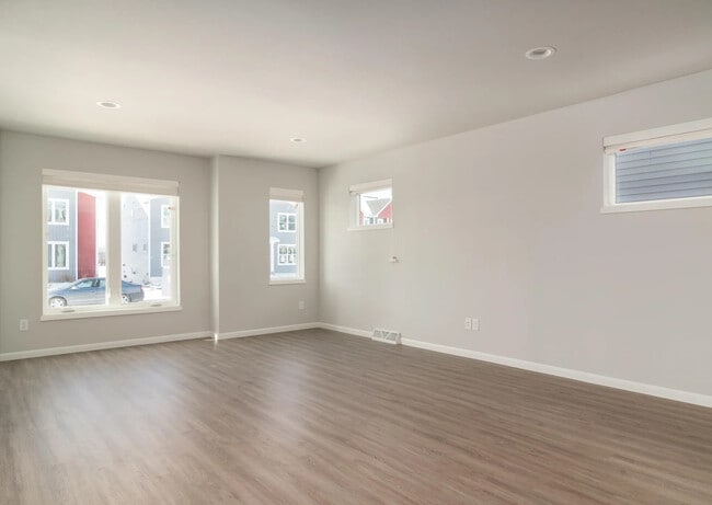 Building Photo - 2537 Spark St