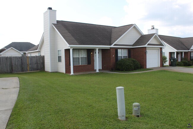 Building Photo - 202 Stirling Bridge Dr