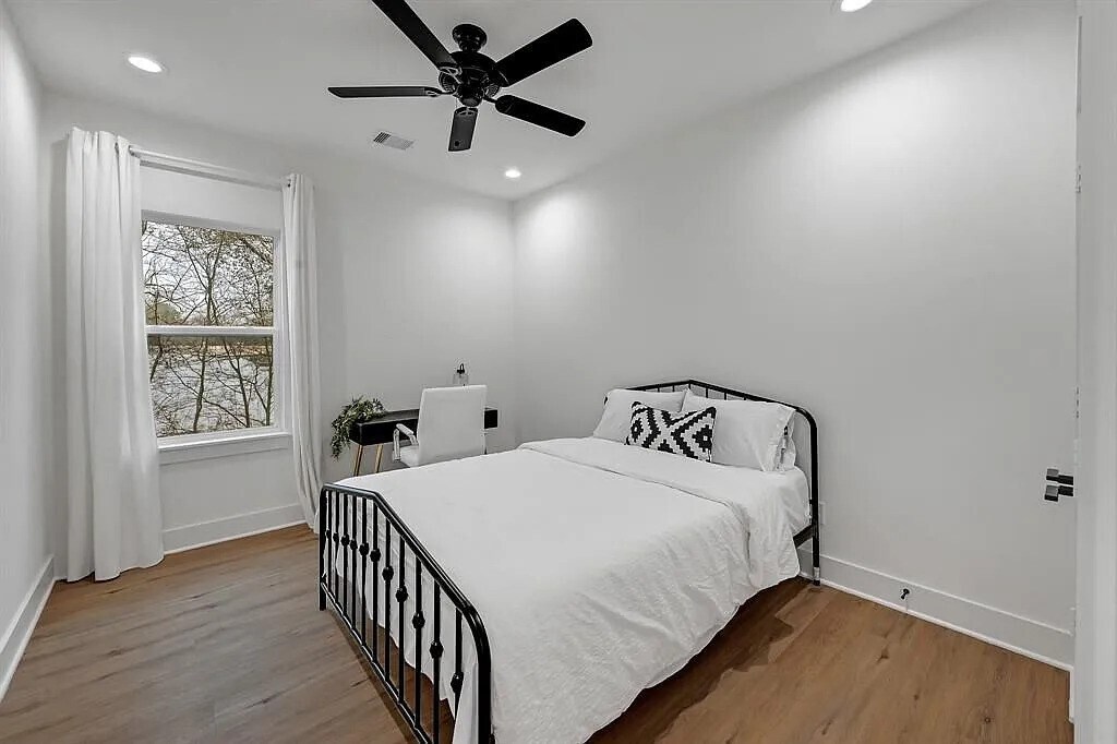 Foto principal - 6814 Burkett St.