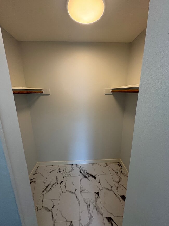 Building Photo - 2549 Dowler Pl