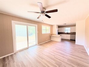 Building Photo - 1336 Crestview Dr