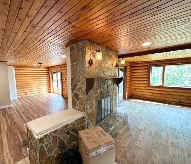 Building Photo - 6748 Old Fort Rd