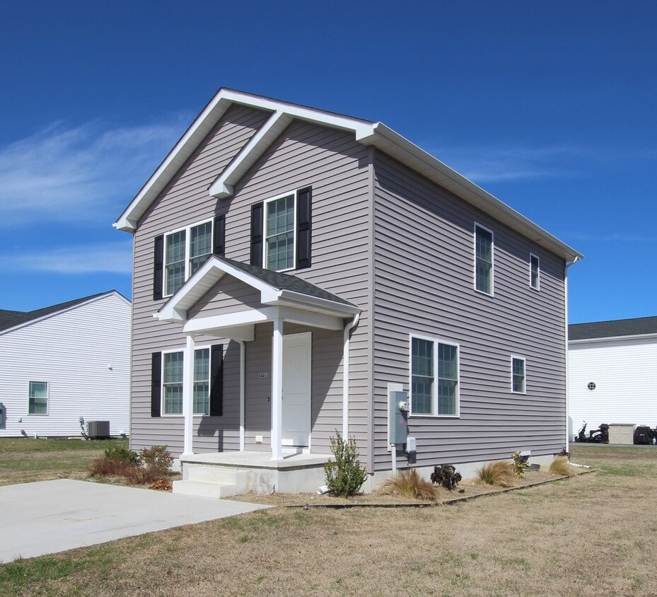 Primary Photo - Modern Home for Immediate Occupancy – Avai...