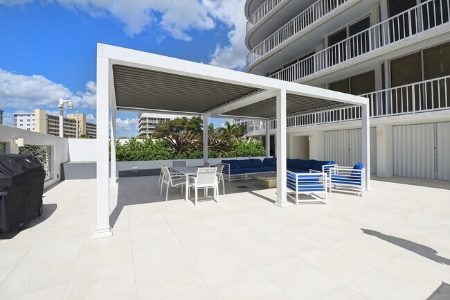 Foto del edificio - 3211 S Ocean Blvd