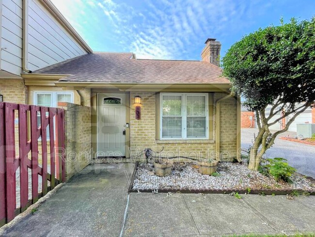 Building Photo - 833 Gadwall Ct
