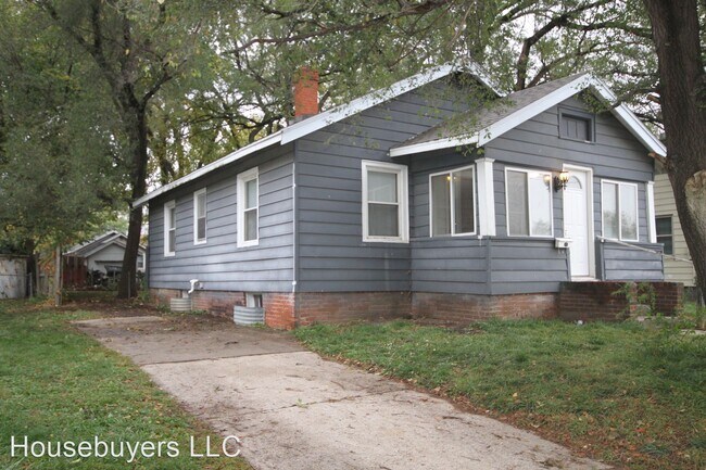 Foto del edificio - 2 br, 1 bath House - 2824 Des Moines St