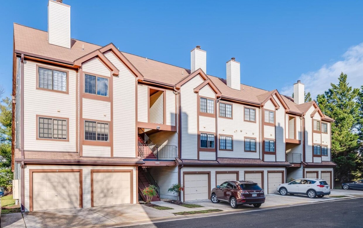 6001 Curtier Dr Unit F, Franconia, VA 22310 Condo for Rent in