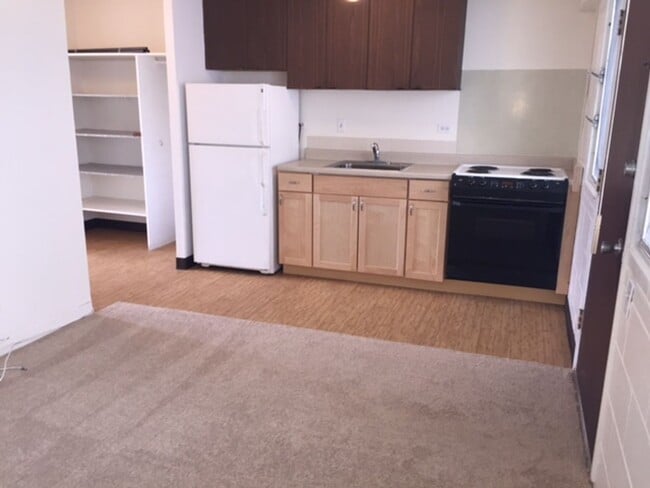 Building Photo - Makiki Colony - One Bedroom One Bath