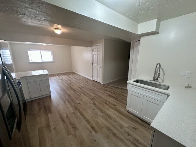 Building Photo - 14053 Lowe Peak Dr