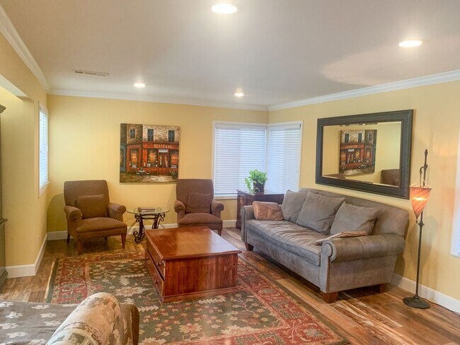 Building Photo - Alum Rock Park Hillside 4 Bedroom Home