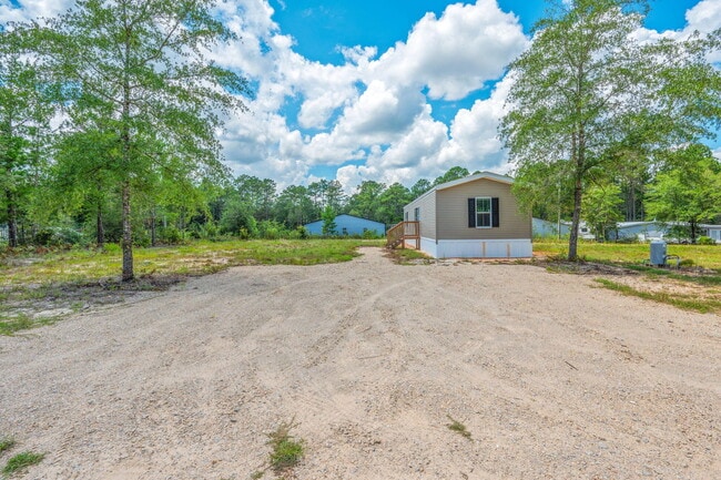 Building Photo - 126 Pansy Ln