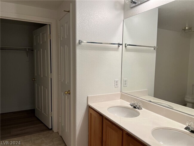 Building Photo - 2053 Quarry Ridge St