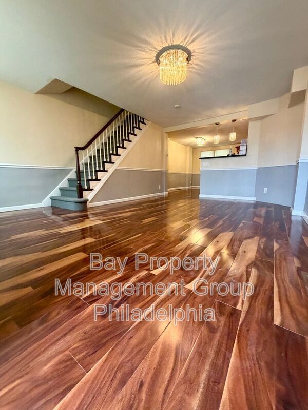 Foto del edificio - 1668 E Walnut Ln