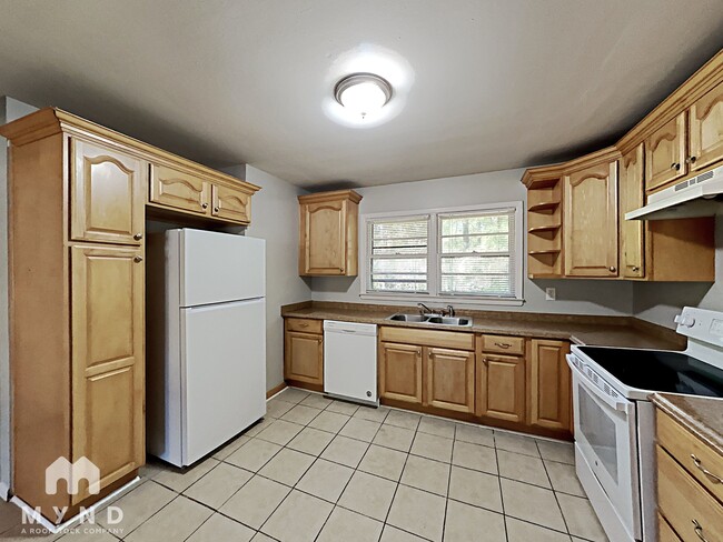 Building Photo - 3945 Camellia Trail