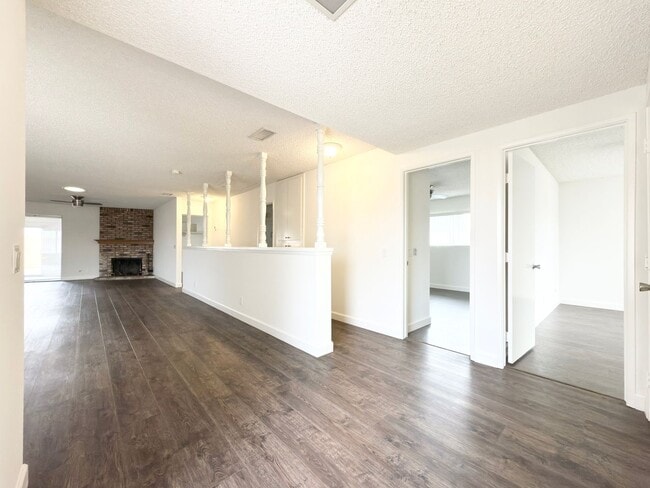 Building Photo - Charming Single-Level Home