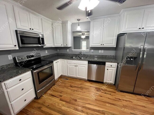 Foto del edificio - 3111 Moseley Cir