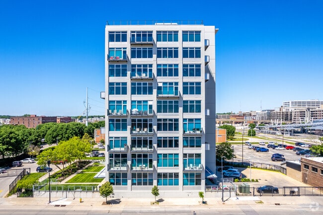 Building Photo - Whiteline Lofts