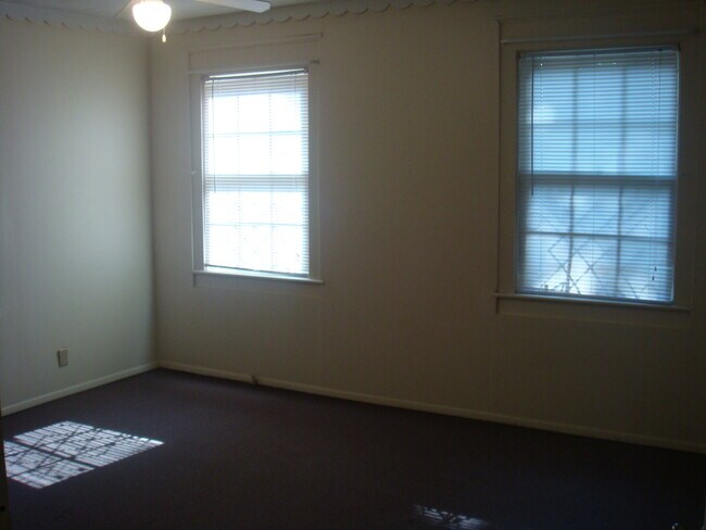Foto del edificio - 1401 Williams St