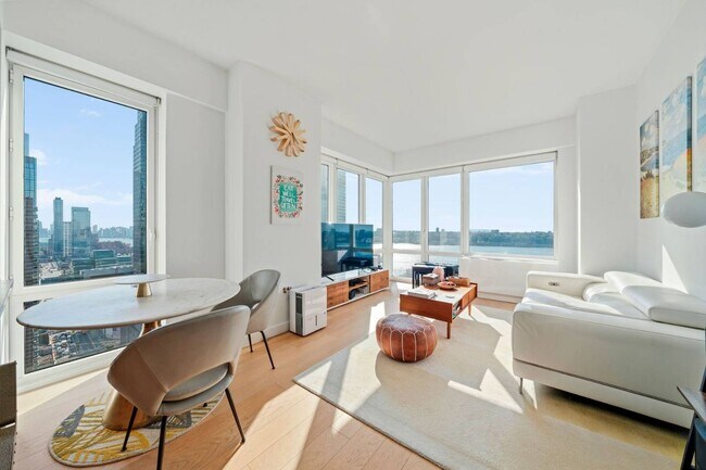Foto del edificio - 550 W 45th St