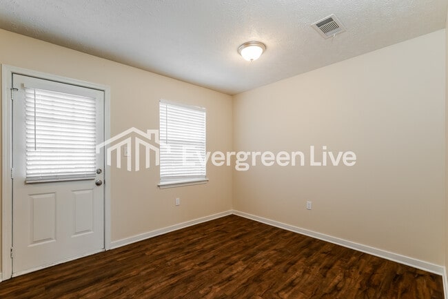 Building Photo - 6153 Floral Dr