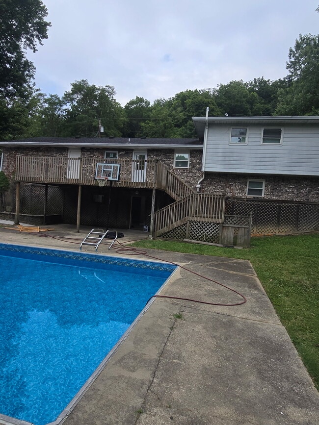 Back - 5653 Tallawanda Dr