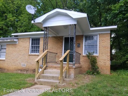 Primary Photo - 1403 E Commerce Ave