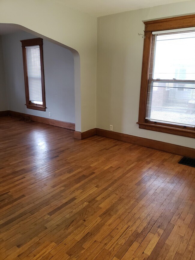 Foto del edificio - 633 Lincolnway E