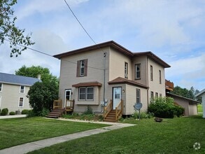 Building Photo - 138 Martin St