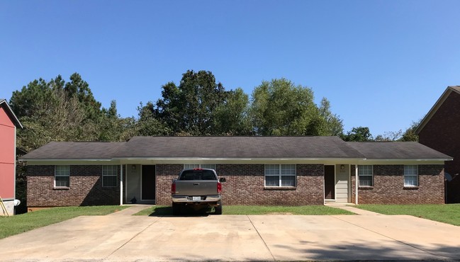 Front of duplex - 6460 Confederate Dr