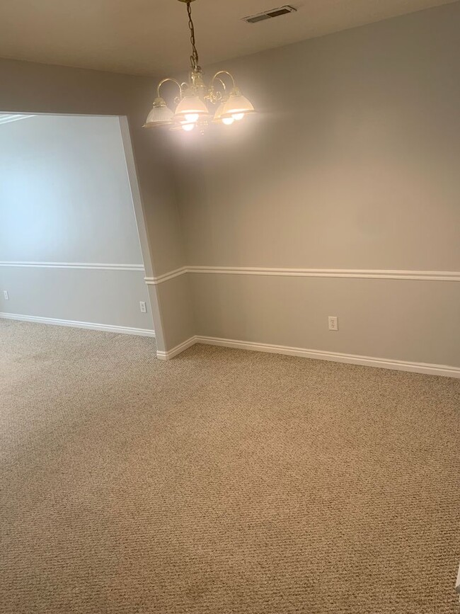 Foto del edificio - 2 Bedroom, 1.5 Bathroom Townhome