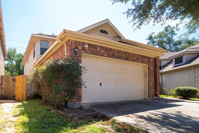 Building Photo - 10035 Magnolia Way