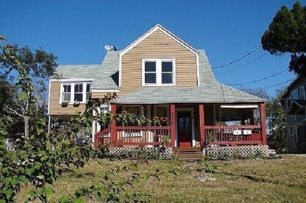 Primary Photo - 236 N Peninsula Dr