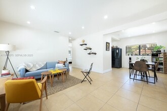 Building Photo - 250 NE 170th St