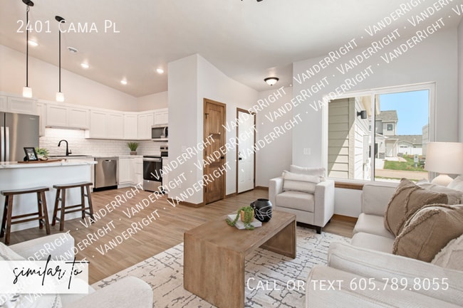 Building Photo - 2401 Cama Pl