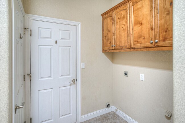 Foto del edificio - 5244 Gold Spring Ct