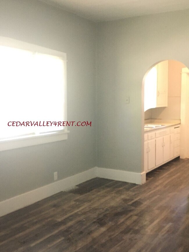 Foto del edificio - 2 Bedroom, 1 Bath Single Family Home 601 E...