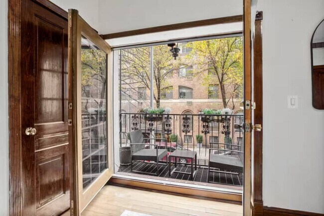 Foto del edificio - 306 E 52nd St