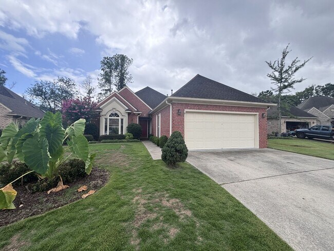 Building Photo - 2 Bed 2 Bath House for rent in time for the school year.
