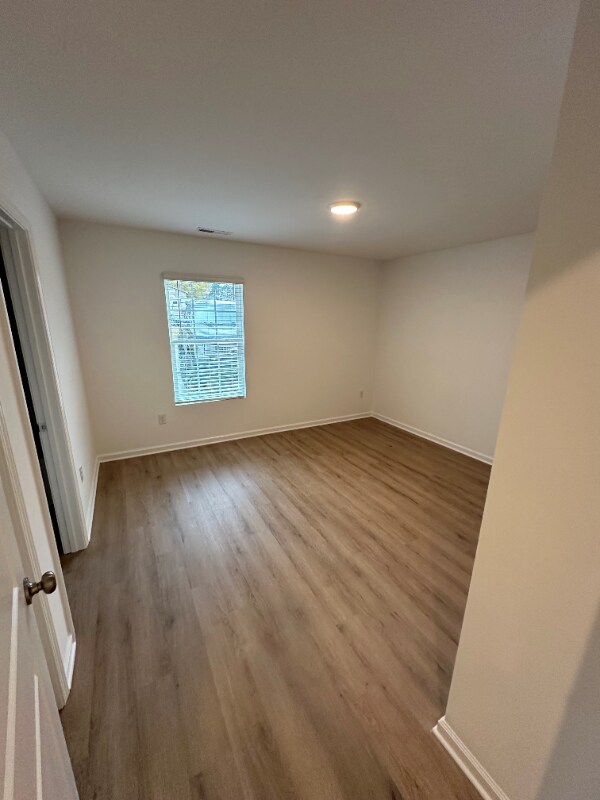 Building Photo - 207 S Nash St