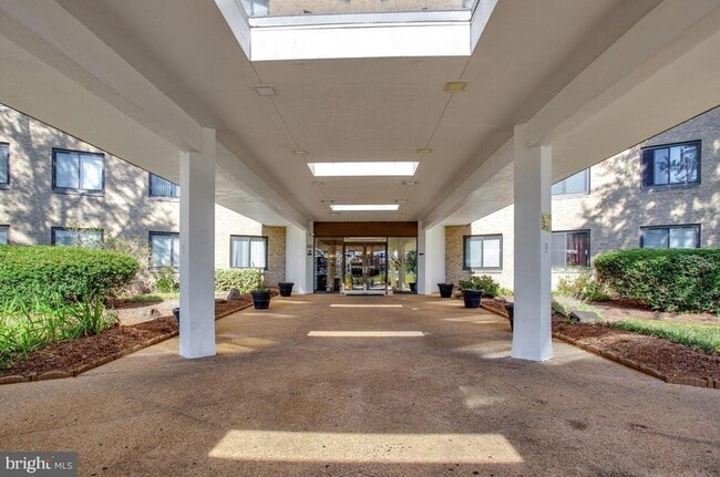 Photo - 3450 Toledo Terrace Apartment