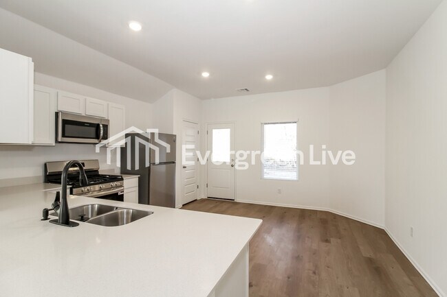 Foto del edificio - 3916 Olivia St