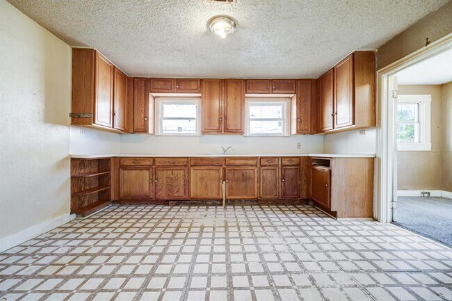 Building Photo - 9029 Cullen Blvd