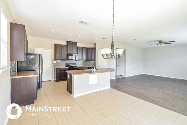 Foto del edificio - 7906 Horse Hollow