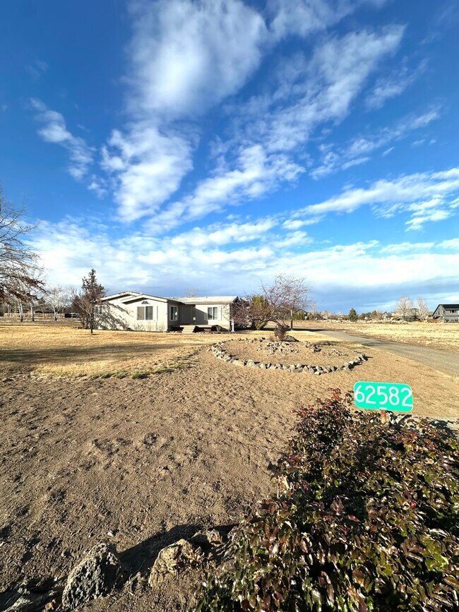 Foto del edificio - Light & bright single level home in NE Bend!