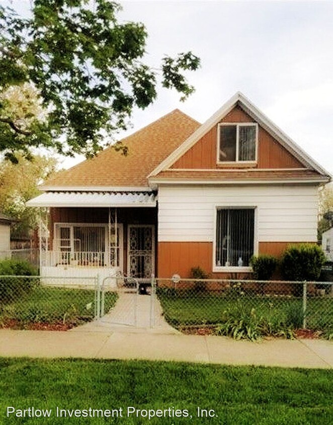 Primary Photo - Studio, 1 bath House - 364 E. 700 S.