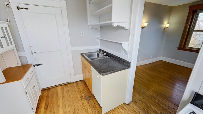 Building Photo - 99 Hancock St