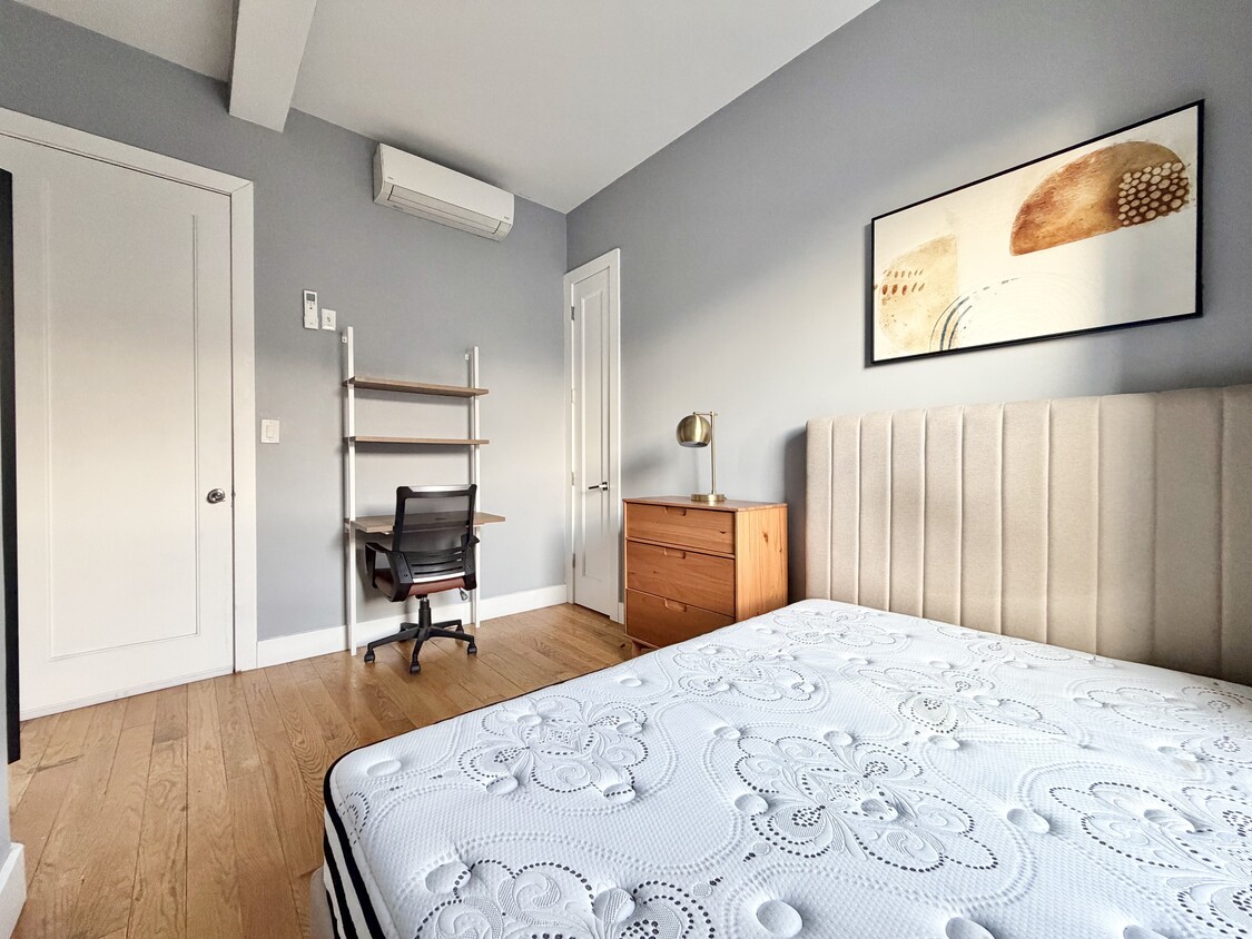 Furnished room/NOT APARTMENT - Furnished room/NOT APARTMENT