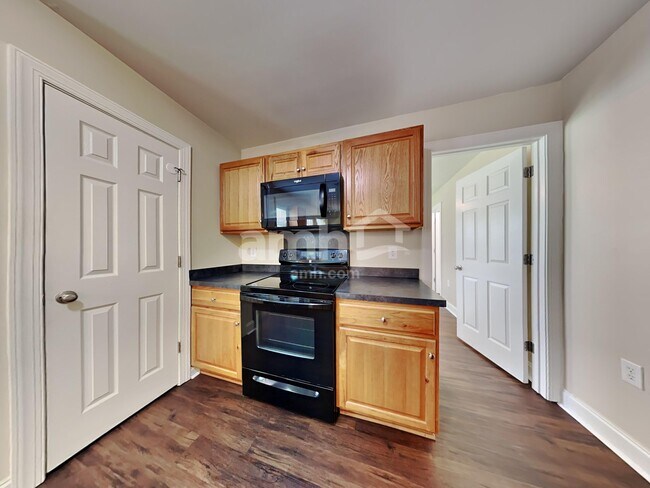 Building Photo - 205 Turner Greens Ct